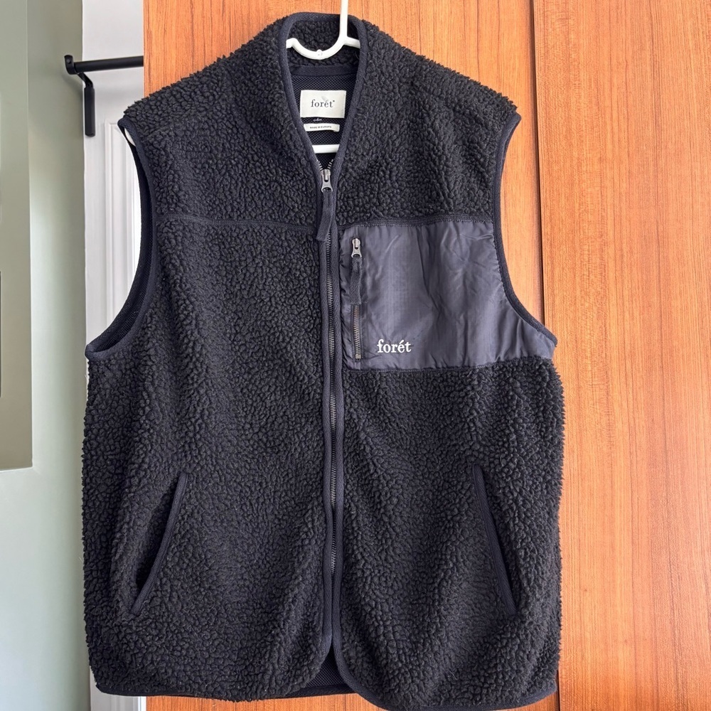 Forét Howl Fleece Vest Black Teddy Sherpa Gilet Size Medium Made in Portugal